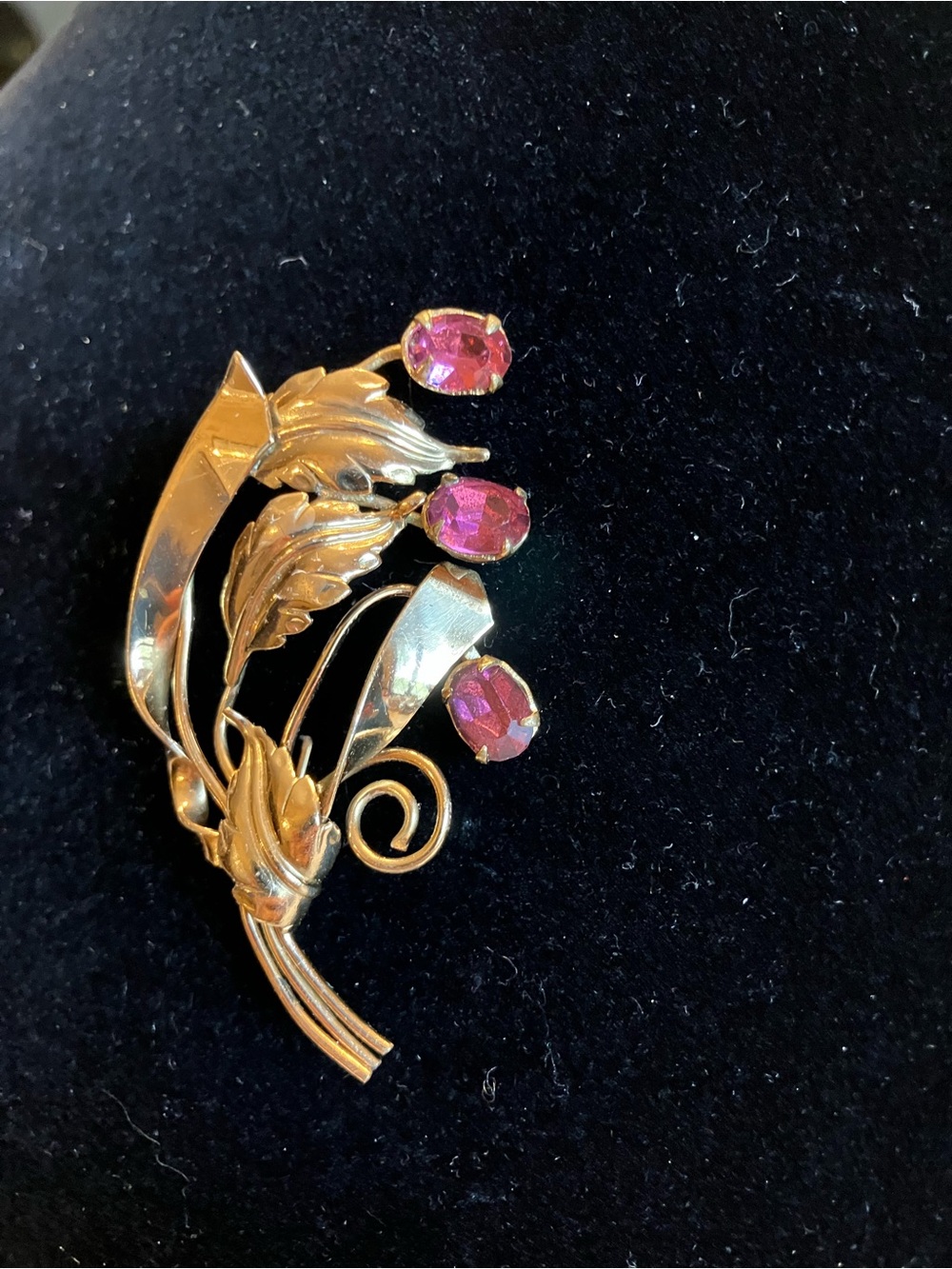 Gold and Ruby colored Flower Brooch. - Picture 6 of 10